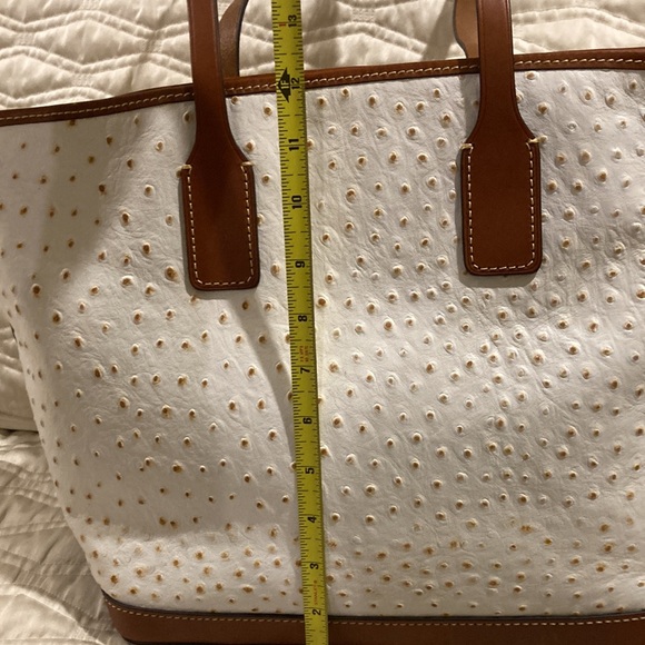 Dooney & Bourke white ostrich tote- like new! - Picture 5 of 13